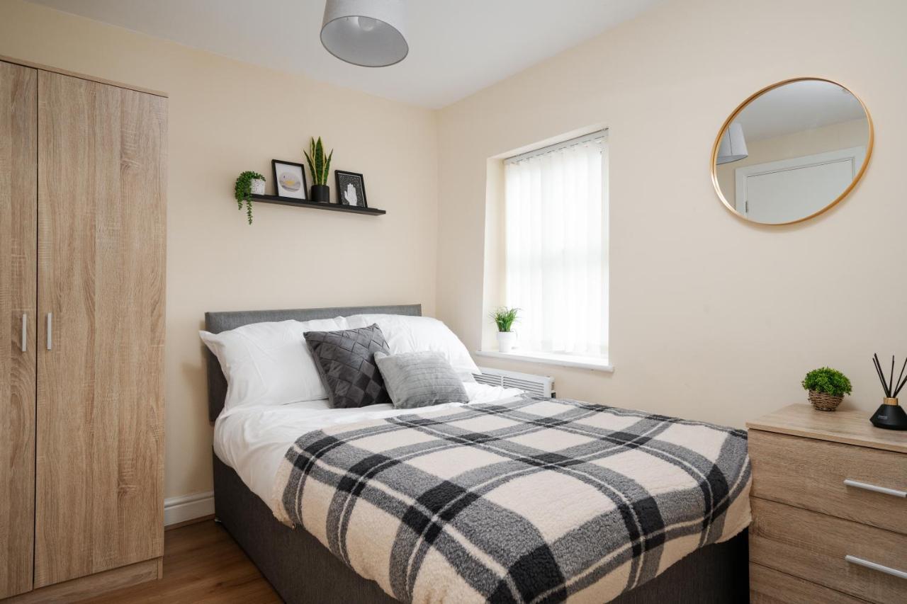 Huge 5Bdrm Ensuite In Liverpool Monthly Discounts Bu Hinkley Homes Short Lets & Serviced Accomodation Exterior foto